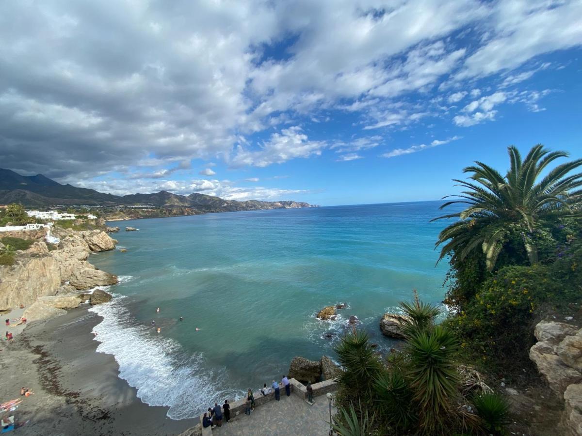 New Townhouse In The Heart Of Nerja With Jacuzzi Villa ภายนอก รูปภาพ
