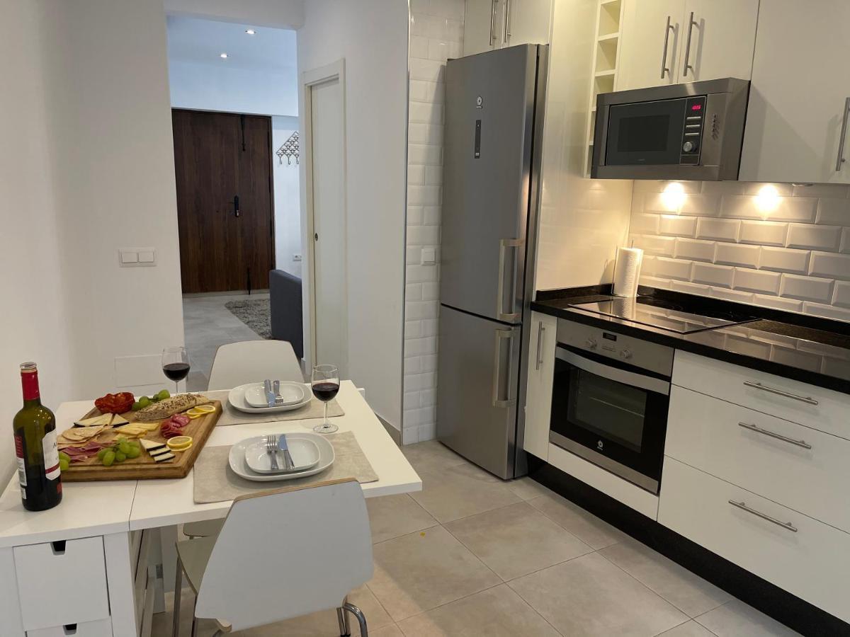New Townhouse In The Heart Of Nerja With Jacuzzi Villa ภายนอก รูปภาพ