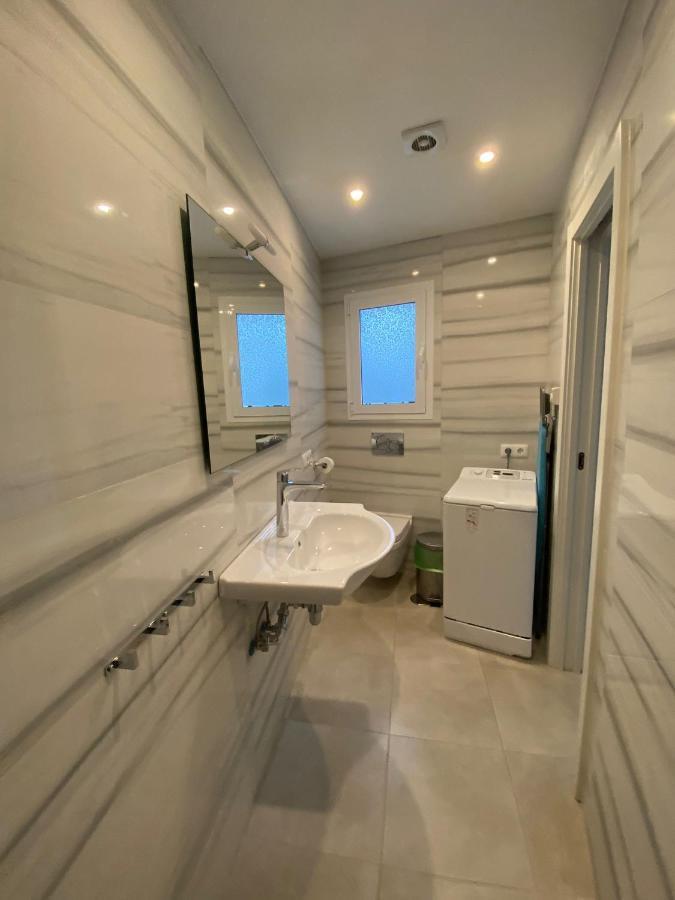 New Townhouse In The Heart Of Nerja With Jacuzzi Villa ภายนอก รูปภาพ
