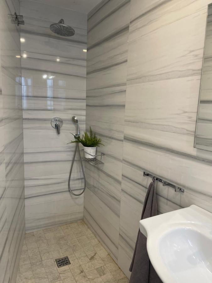 New Townhouse In The Heart Of Nerja With Jacuzzi Villa ภายนอก รูปภาพ