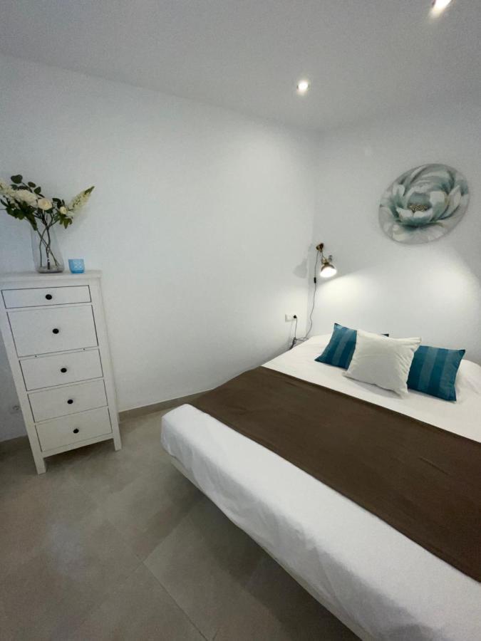 New Townhouse In The Heart Of Nerja With Jacuzzi Villa ภายนอก รูปภาพ