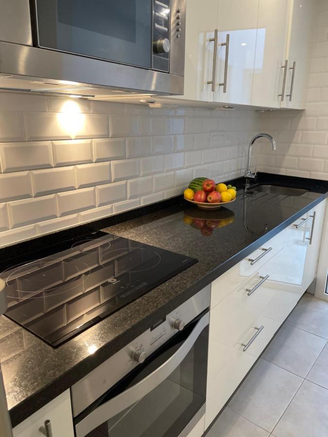 New Townhouse In The Heart Of Nerja With Jacuzzi Villa ภายนอก รูปภาพ