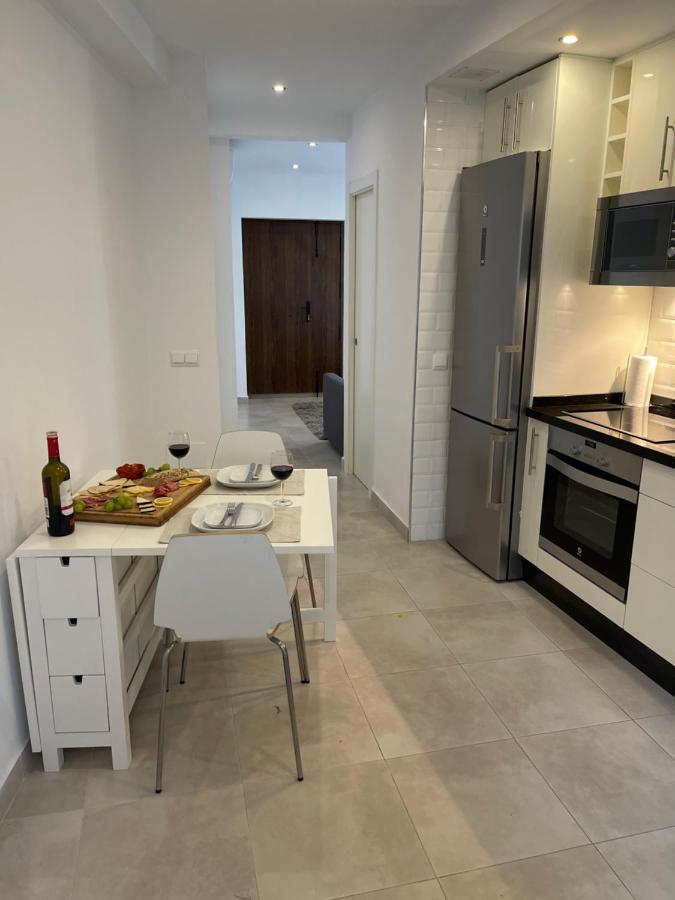 New Townhouse In The Heart Of Nerja With Jacuzzi Villa ภายนอก รูปภาพ
