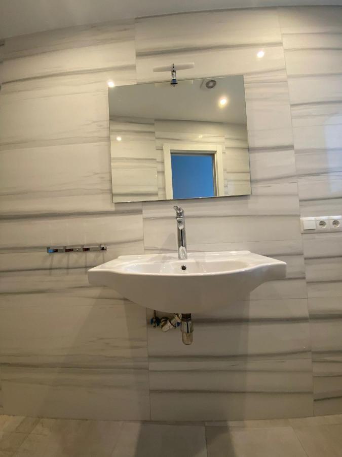 New Townhouse In The Heart Of Nerja With Jacuzzi Villa ภายนอก รูปภาพ